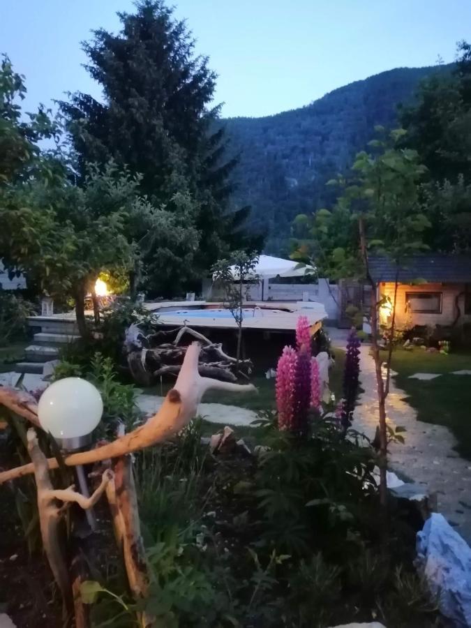 Apartma Zeus Jesenice Bagian luar foto